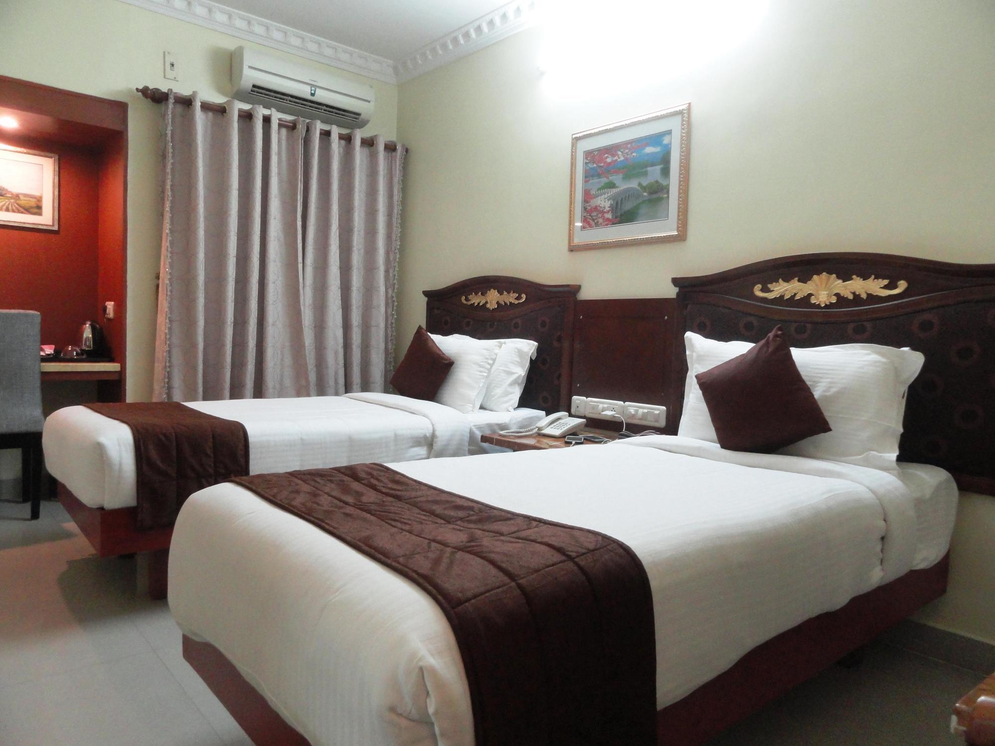 Taz Kamar Family Inn