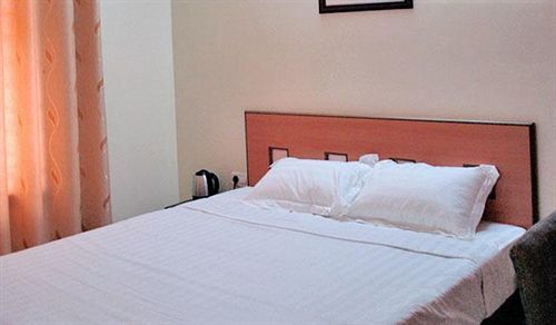 Inn Taz Kamar Family