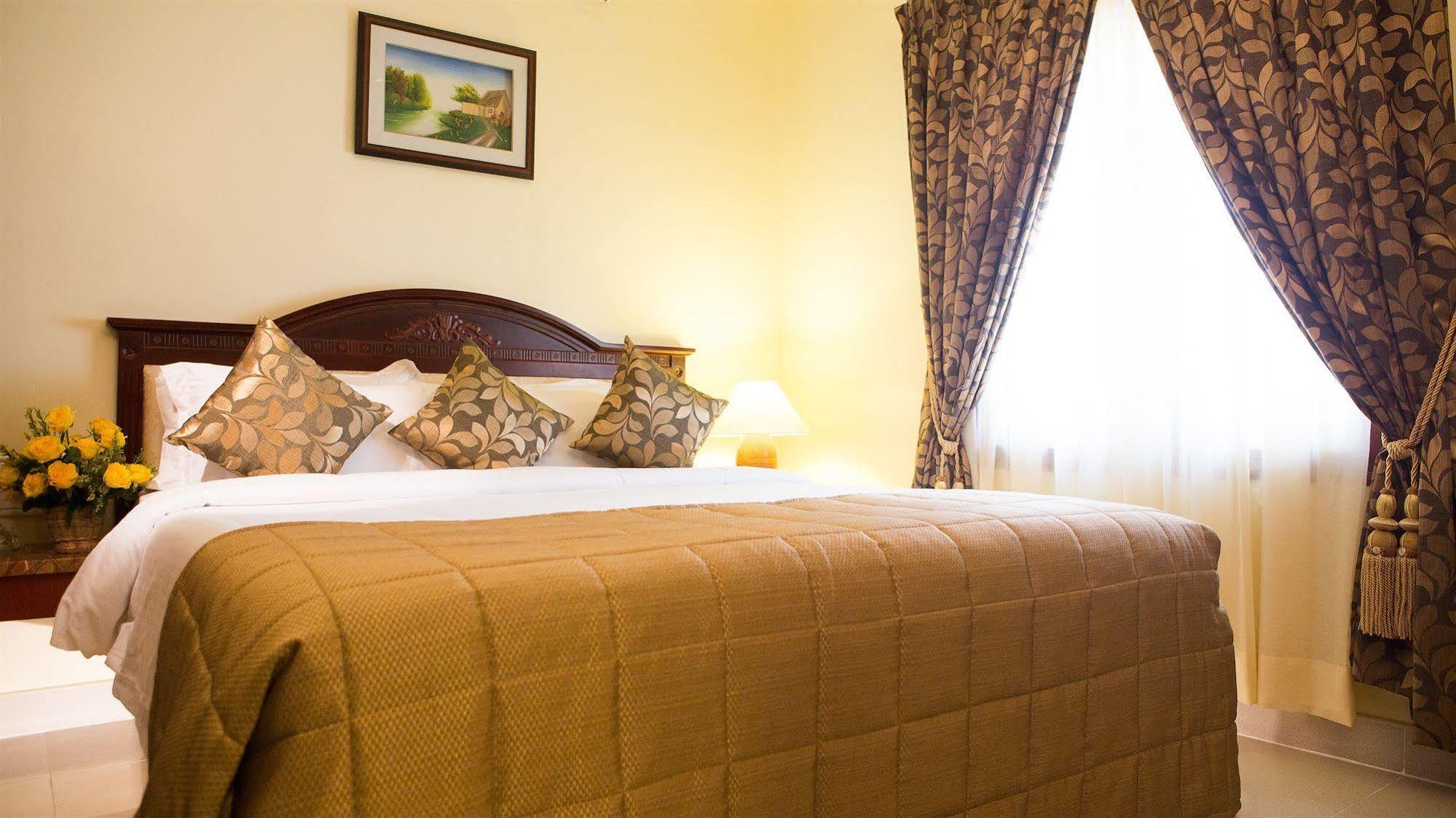 Inn Taz Kamar Family
